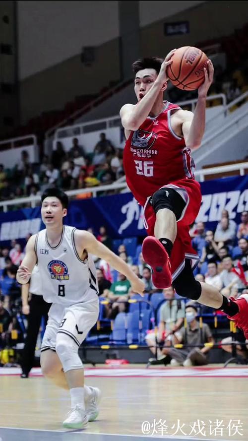 CBA首秀：广西路人王庞峥麟迎战陈盈骏与赵睿，豪取16分