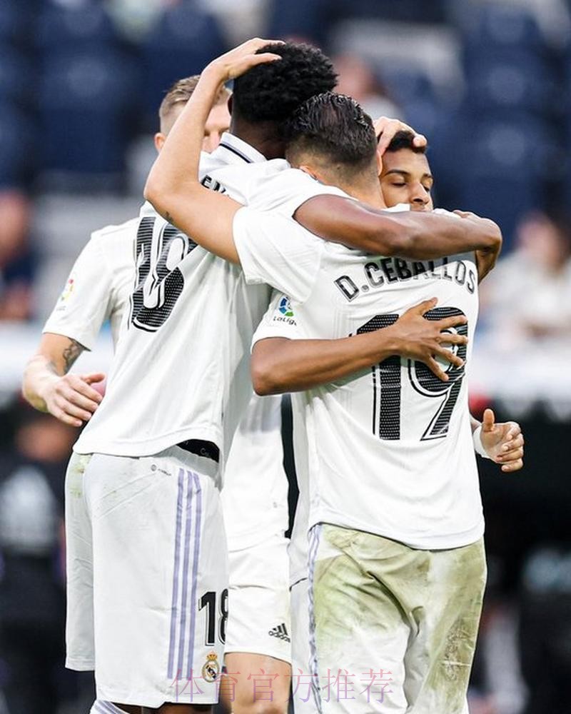 西甲-皇马4-2阿尔梅里亚 本泽马戴帽罗德里戈传射